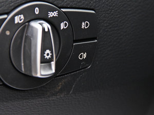 2014sDrive18i XOӋb g