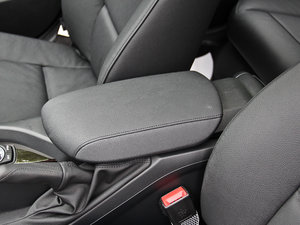 2014sDrive18i XOӋb g