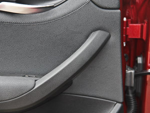 2014sDrive18i XOӋb g