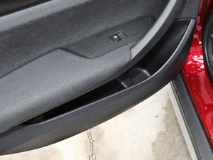 2014sDrive18i XOӋb g