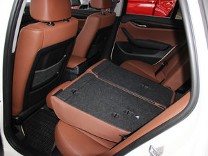 2014款xDrive28i X设计套装 后排座椅放倒