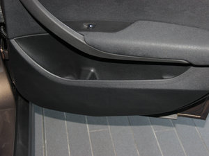 2014sDrive20i \OӋb g