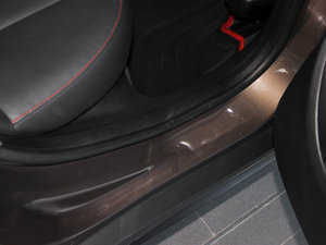 2014sDrive20i \OӋb g