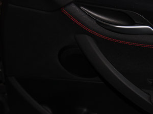 2014sDrive20i \OӋb g