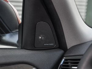 2014sDrive18i \OӋb g