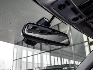 2014sDrive18i \OӋb g