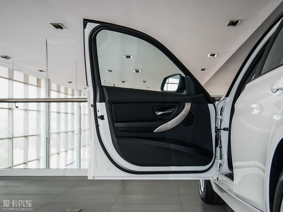 2015R3ϵ 320i Mȡ