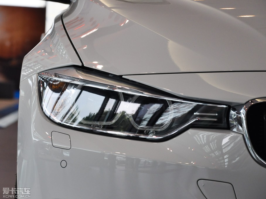 2015R3ϵ 328i xDrive\OӋb