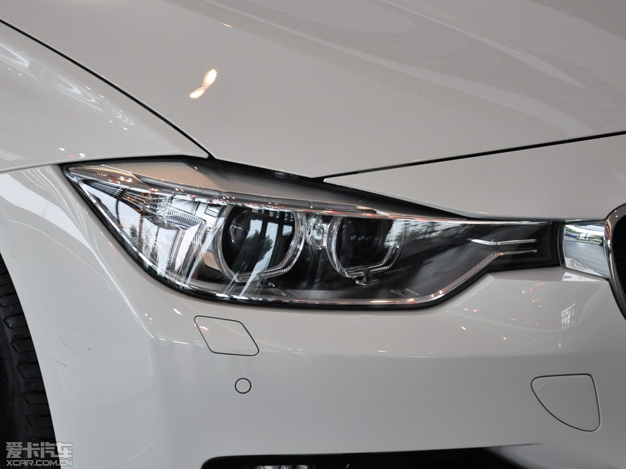 2015R3ϵ 328i xDrive\OӋb