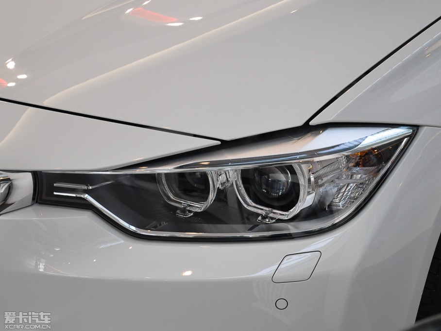 2015R3ϵ 328i xDrive\OӋb