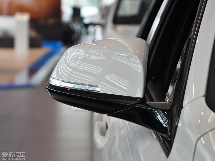 2015R3ϵ 328i xDrive\OӋb