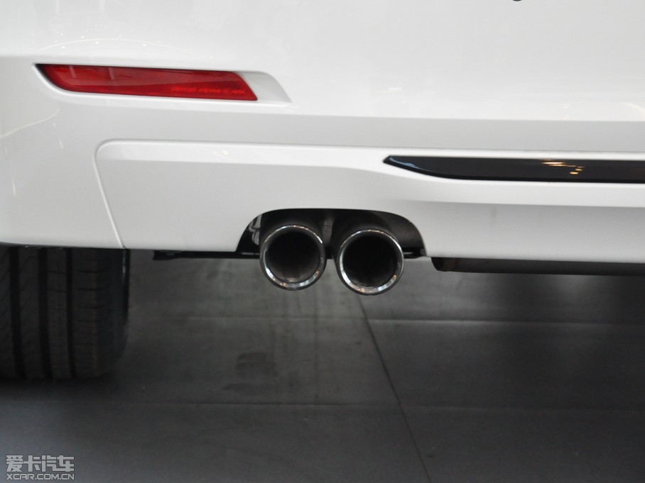 2015R3ϵ 328i xDrive\OӋb