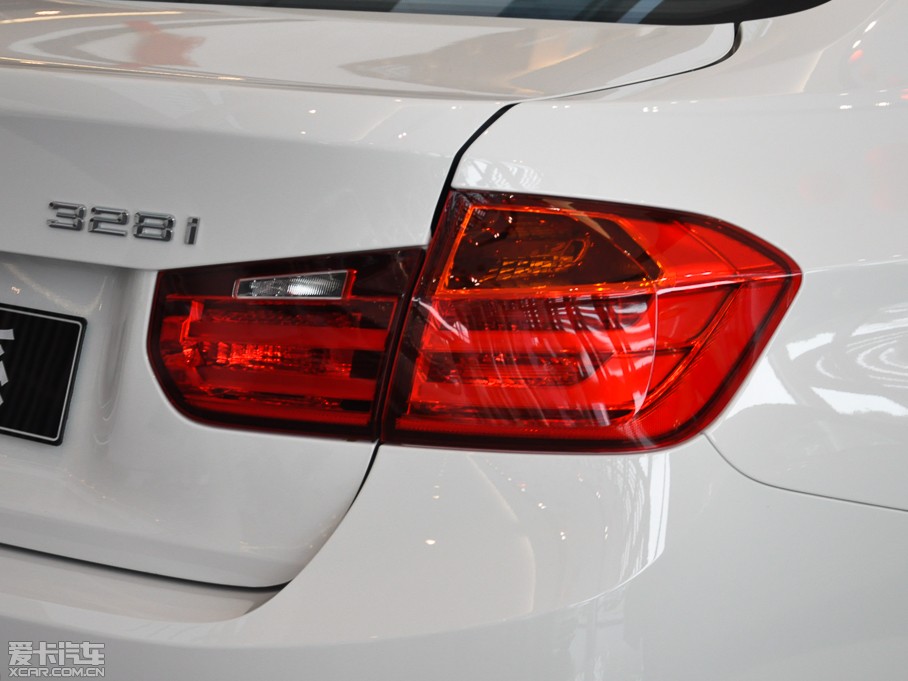 2015R3ϵ 328i xDrive\OӋb