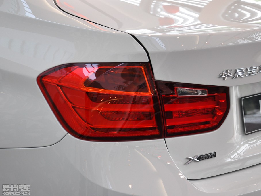 2015R3ϵ 328i xDrive\OӋb