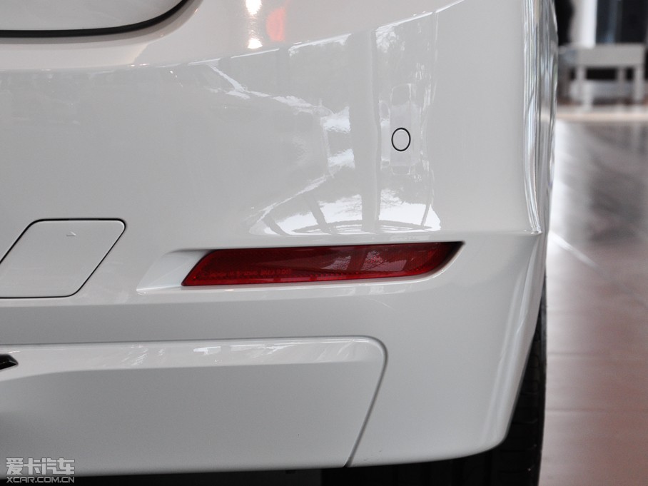 2015R3ϵ 328i xDrive\OӋb