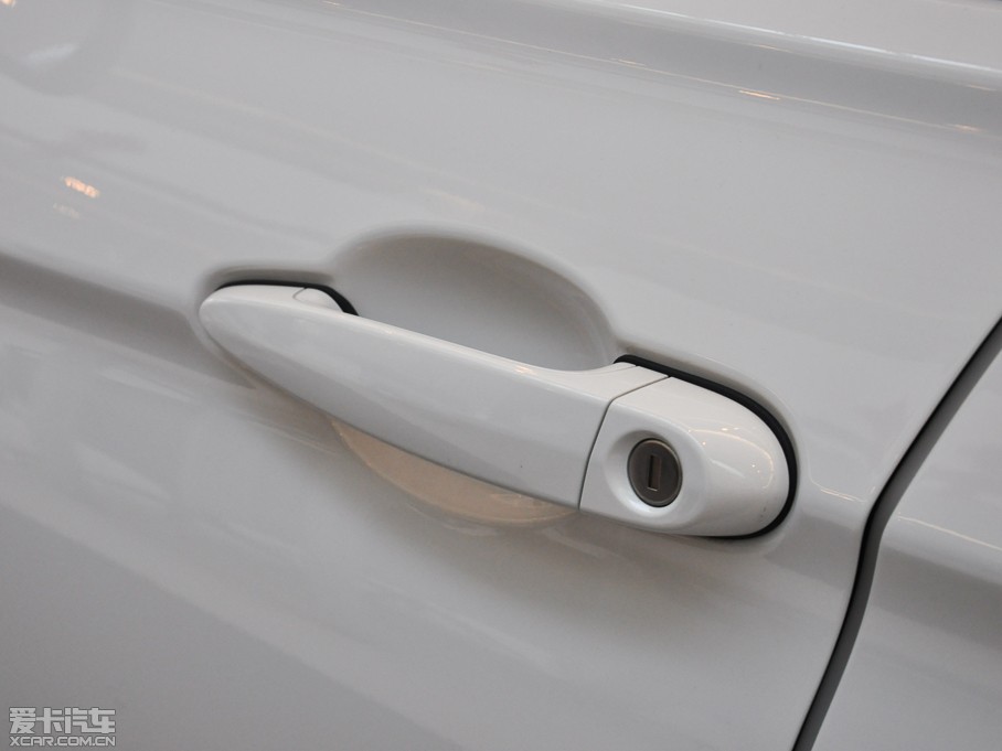 2015R3ϵ 328i xDrive\OӋb