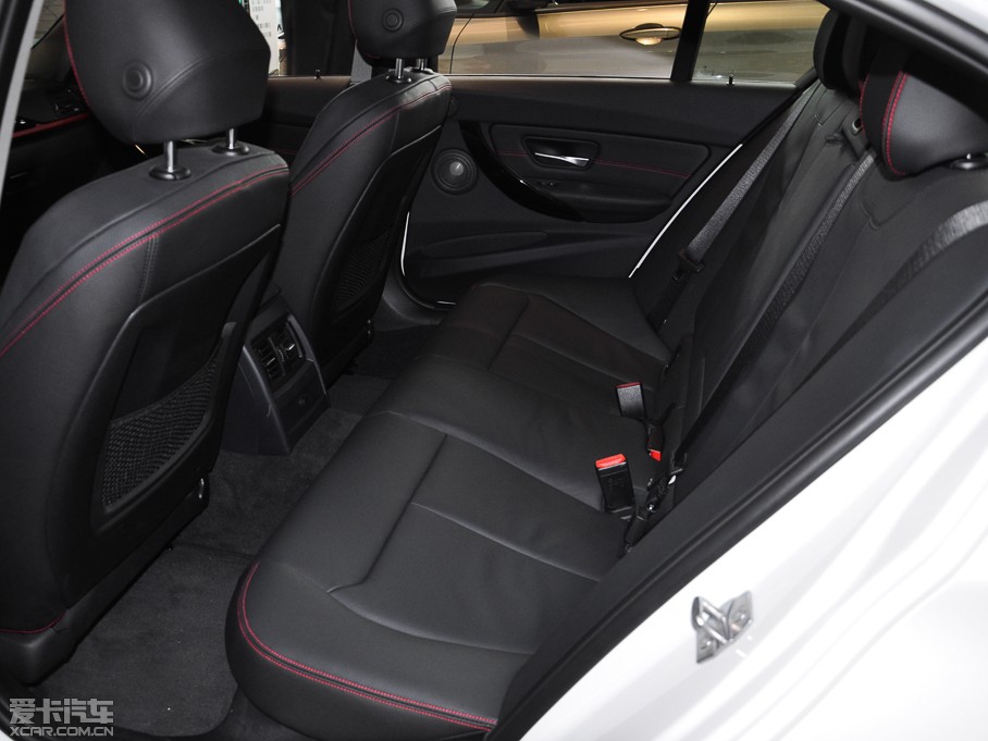 2015R3ϵ 328i xDrive\OӋb