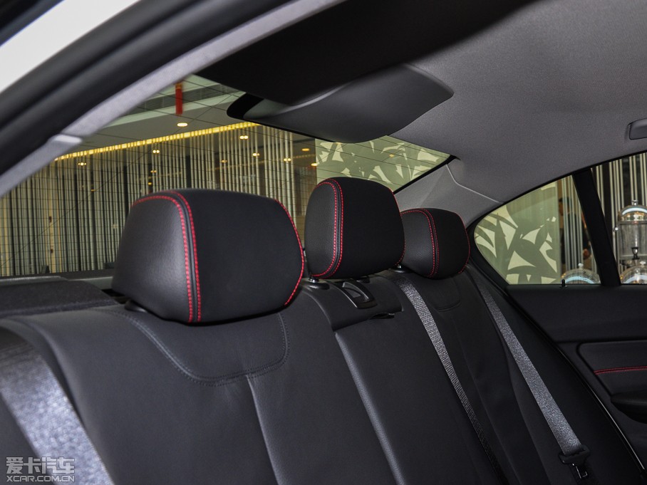 2015R3ϵ 328i xDrive\O(sh)Ӌb