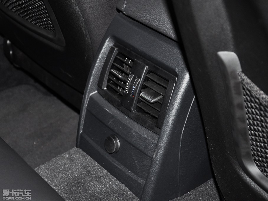 2015R3ϵ 328i xDrive\OӋb