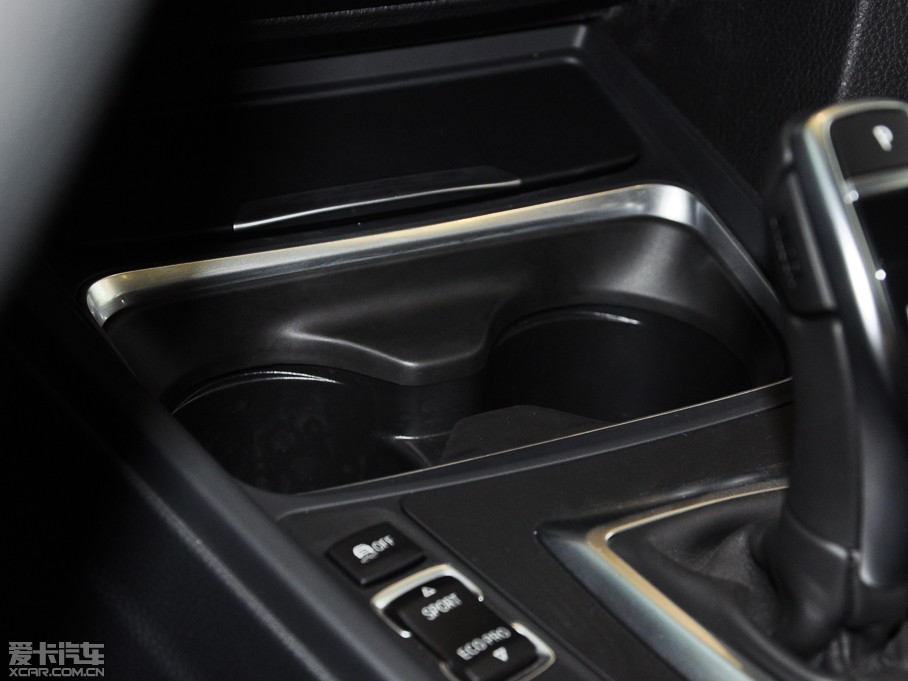 2015R3ϵ 328i xDrive\OӋb