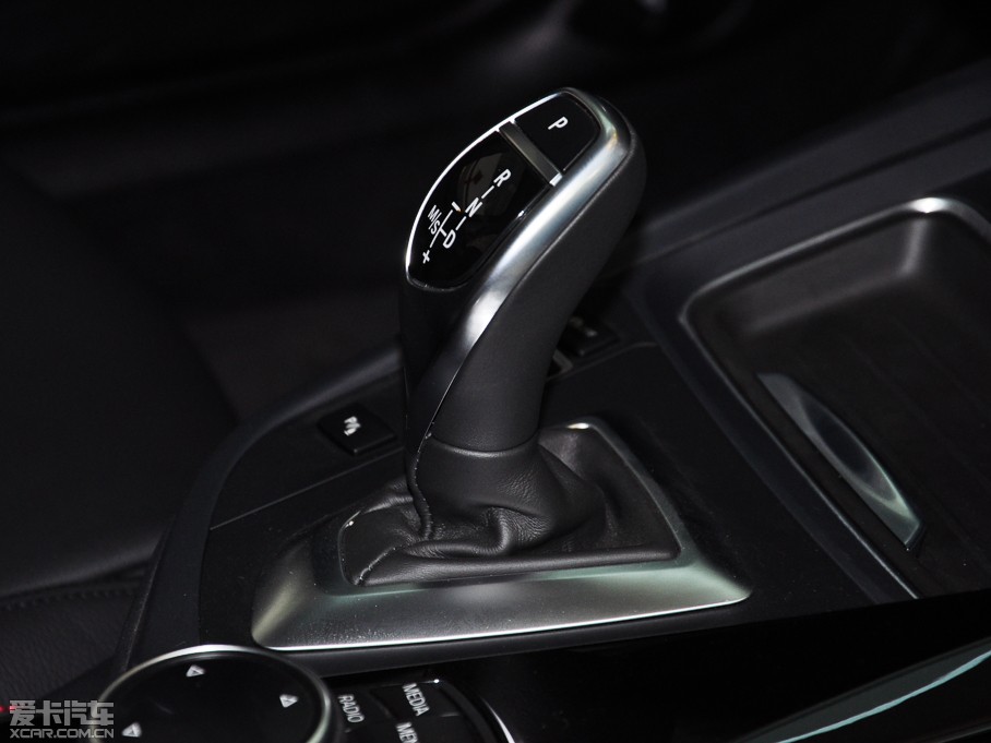 2015R3ϵ 328i xDrive\OӋb