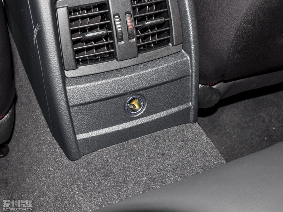 2015��R3ϵ 320i �\���OӋ���b