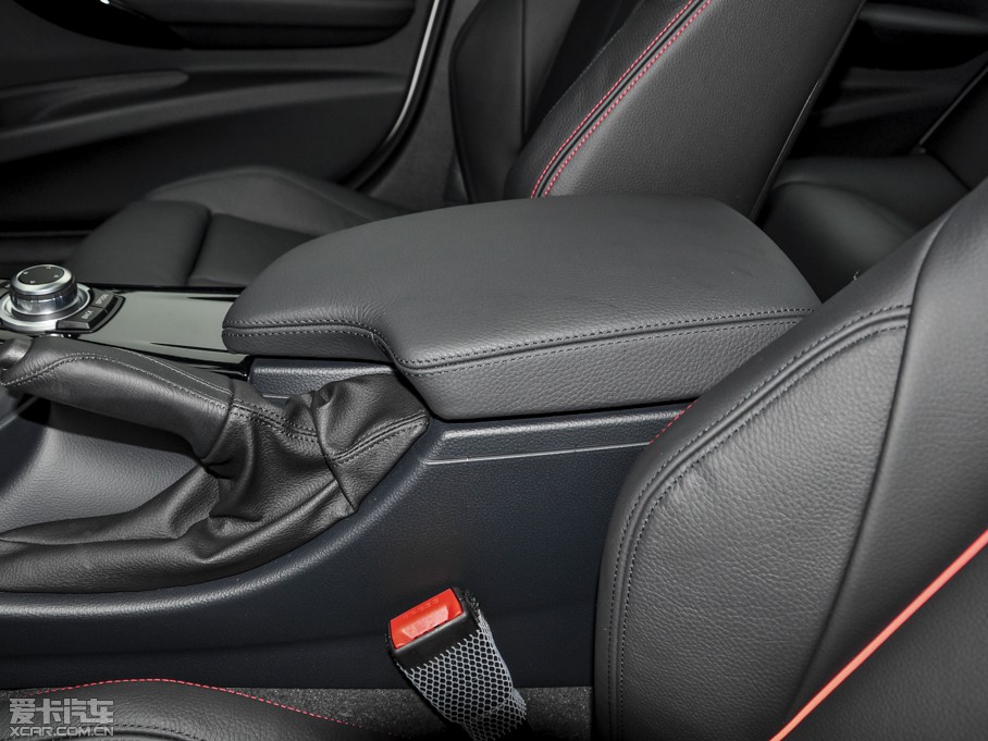 2015��R3ϵ 320i �\���OӋ���b