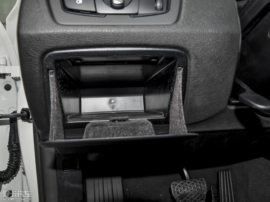 2015��R3ϵ 320i �\���O(sh��)Ӌ���b