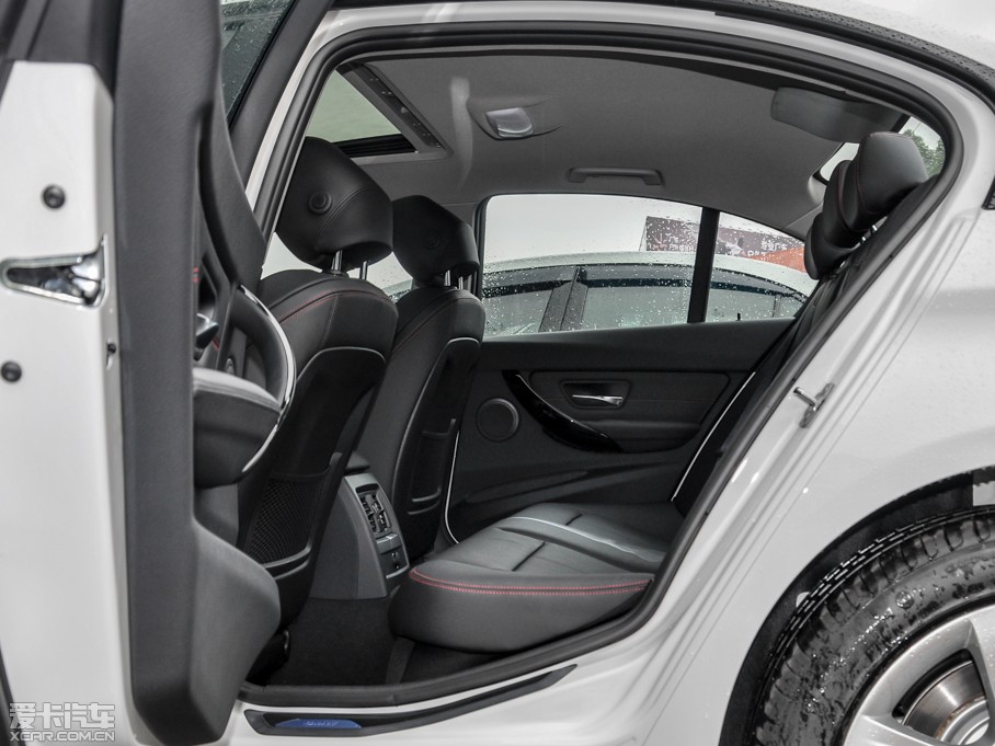 2015��R3ϵ 320i �\���OӋ���b