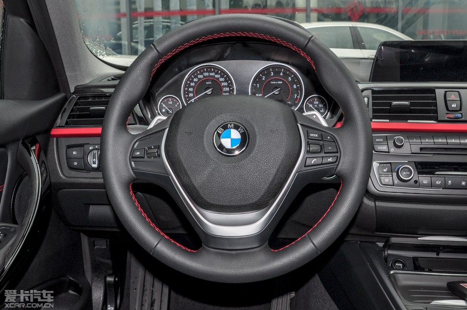 2015R3ϵ 320i \OӋb