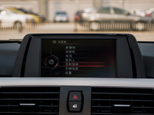 2015款316i 进取型 中控台显示屏