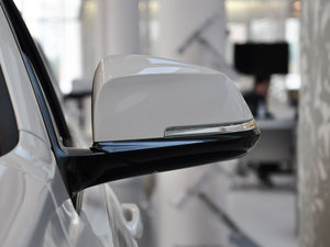 2015328i xDrive\OӋb ҕR