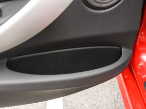 2015328i M\(yn)(dng) g