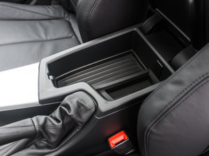 2015328i M\(yn)(dng) g