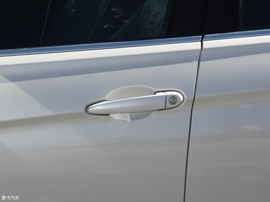 2016R3ϵ 320Li r(sh)