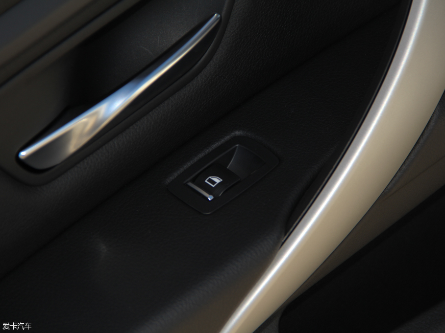 2016R3ϵ 320Li r(sh)