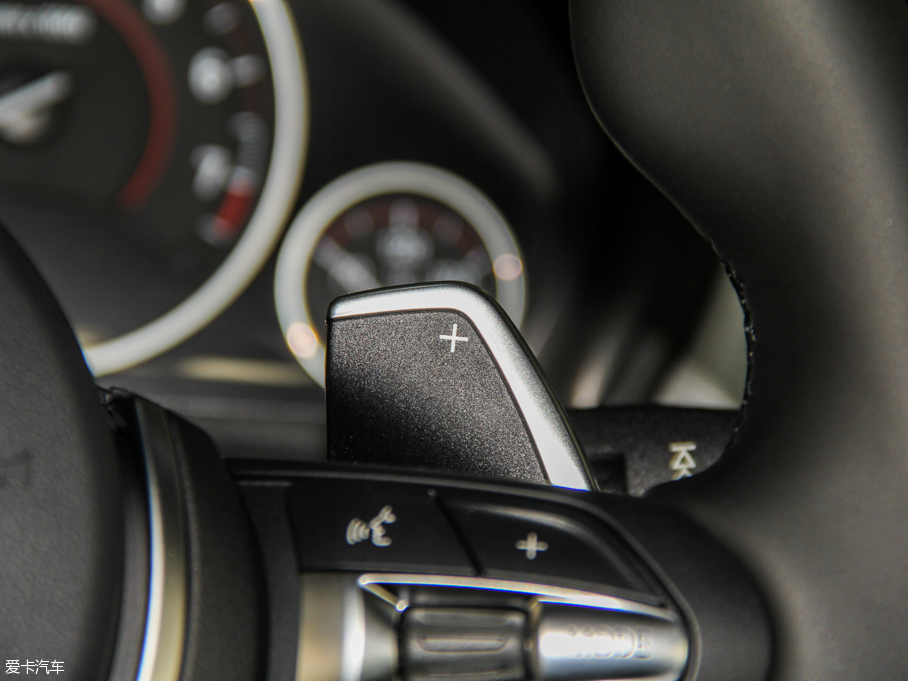 2016R3ϵ 328i xDrive M \