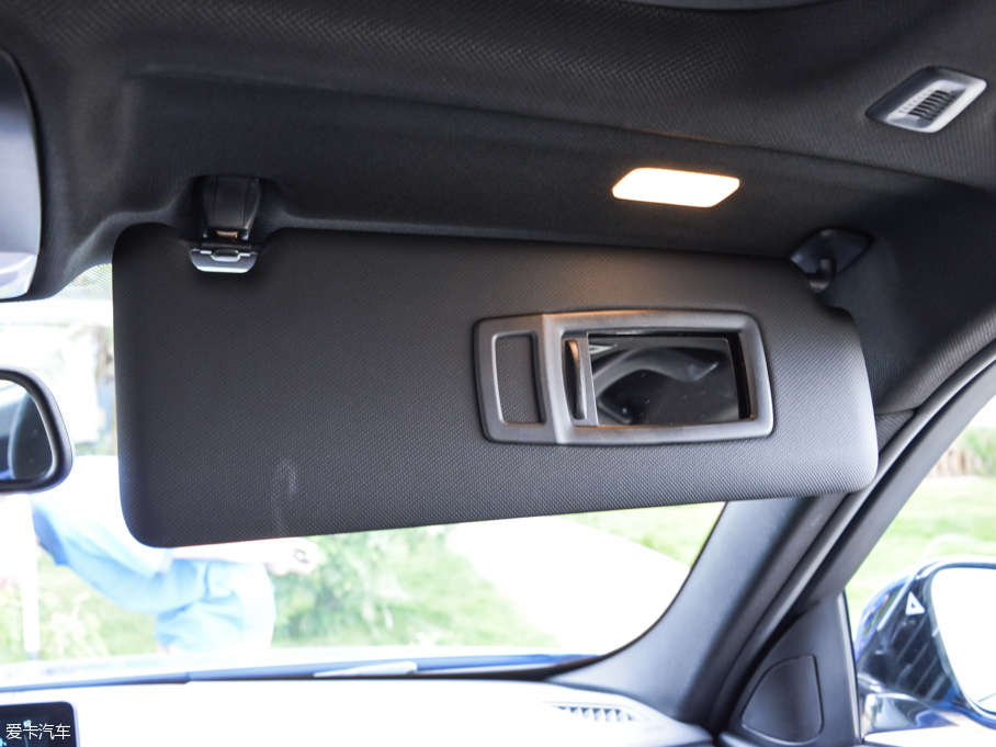 2016��R3ϵ 320i M �\����