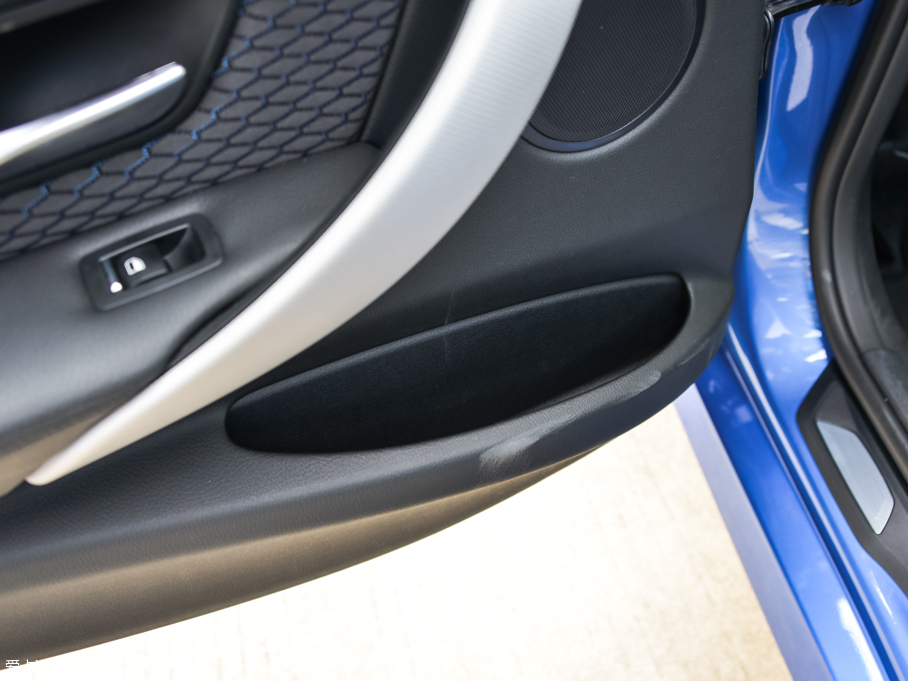 2016��R3ϵ 320i M �\����