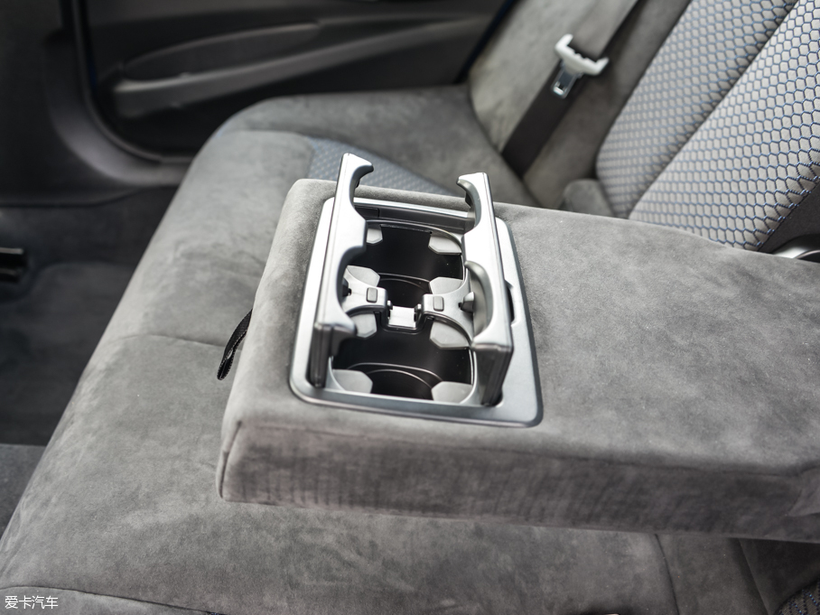 2016��R3ϵ 320i M �\����