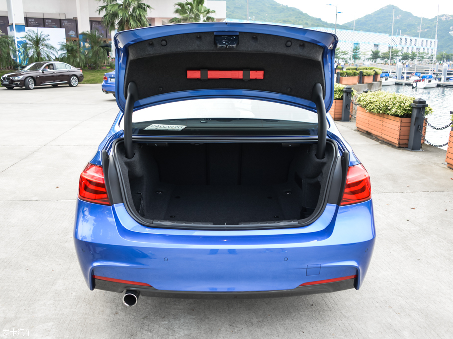 2016款宝马3系320i m 运动型