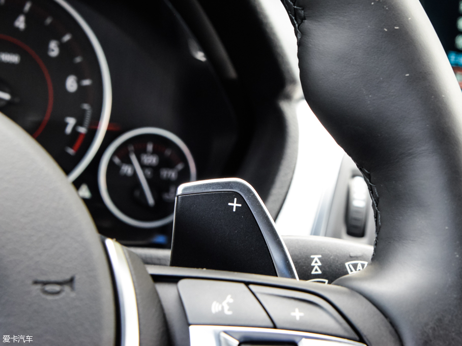 2016��R3ϵ 320i M �\����