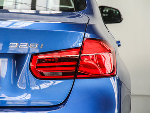 2016328i xDrive M \ ^