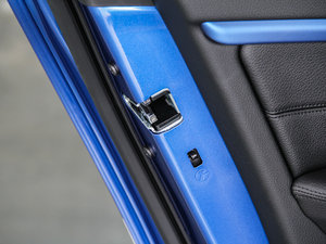 2016328i xDrive M \ g