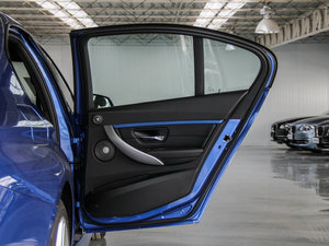 2016328i xDrive M \ g