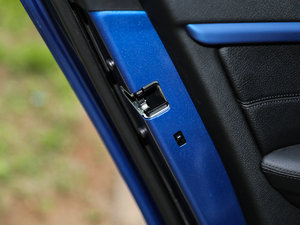 2016328i xDrive M \ g