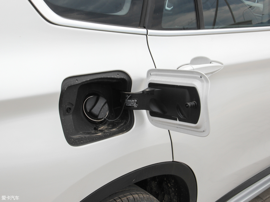 2016��RX1 sDrive18Li ���A��