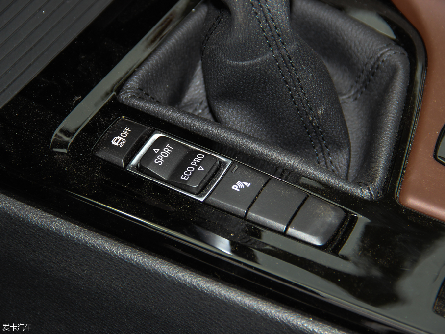 2016��RX1 sDrive18Li ���A��