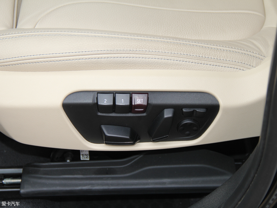 2016RX1 xDrive25Li A