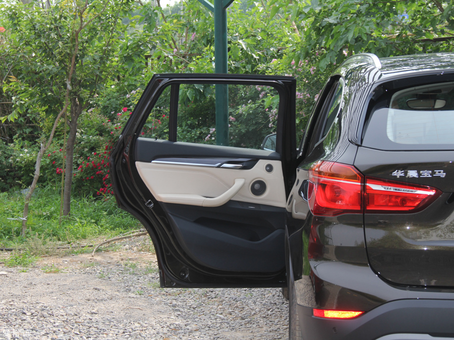 2016RX1 xDrive25Li A